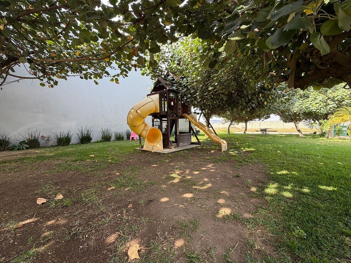 24 of 26: Área de juegos infantiles