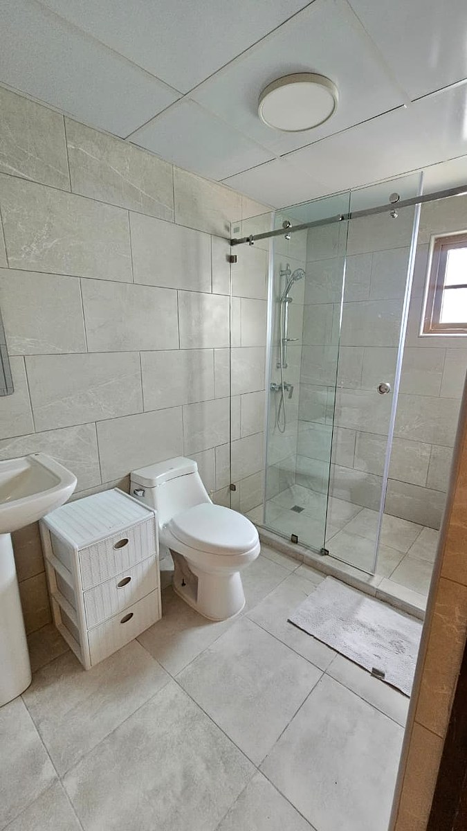 10 de 14: Baño de hab principal