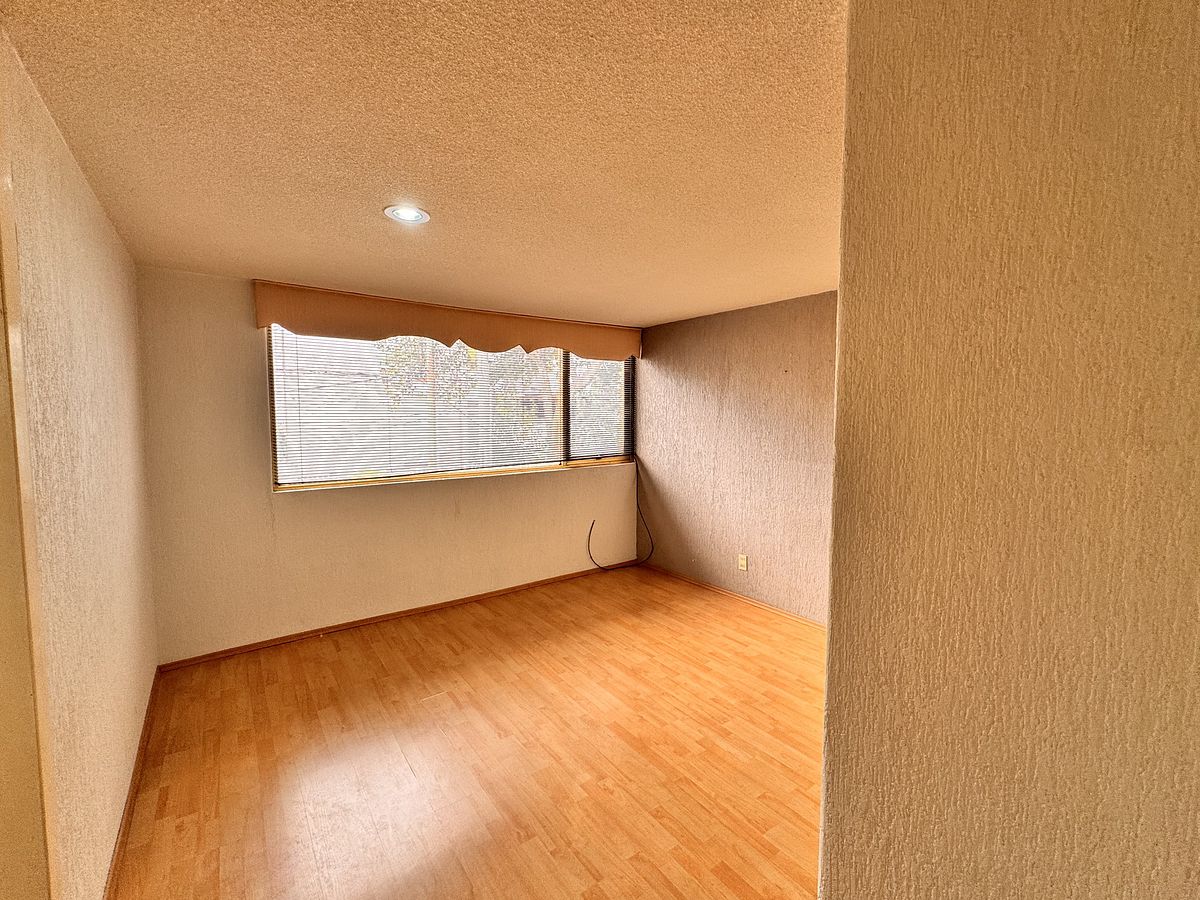 9 of 25: Recámara tercera