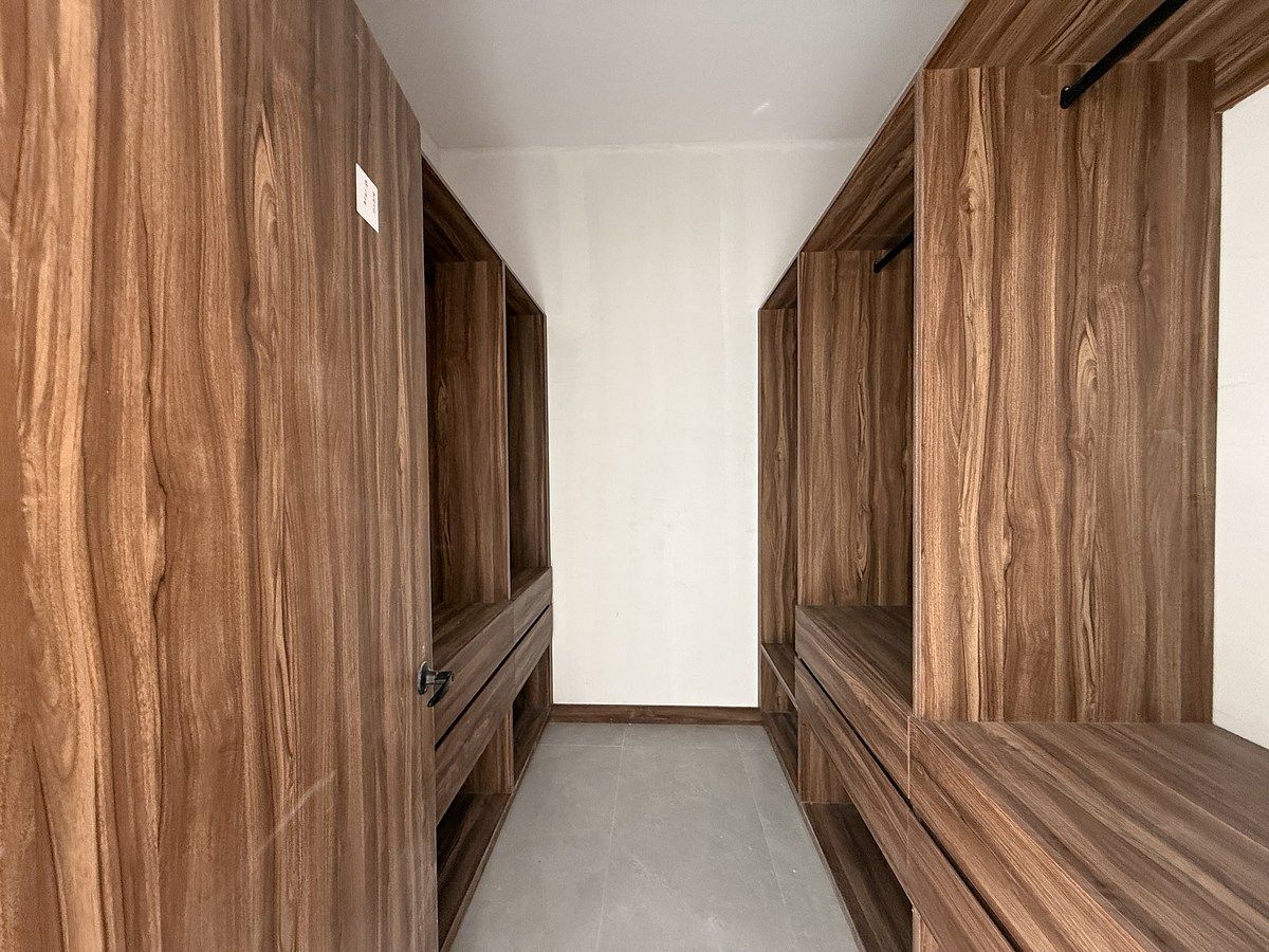 21 de 25: Vestidor recamara principal