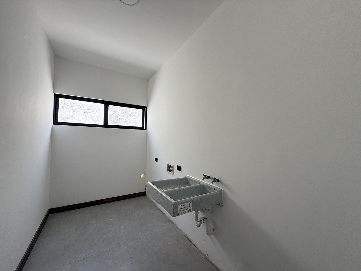 25 de 25: Lavanderia en planta alta