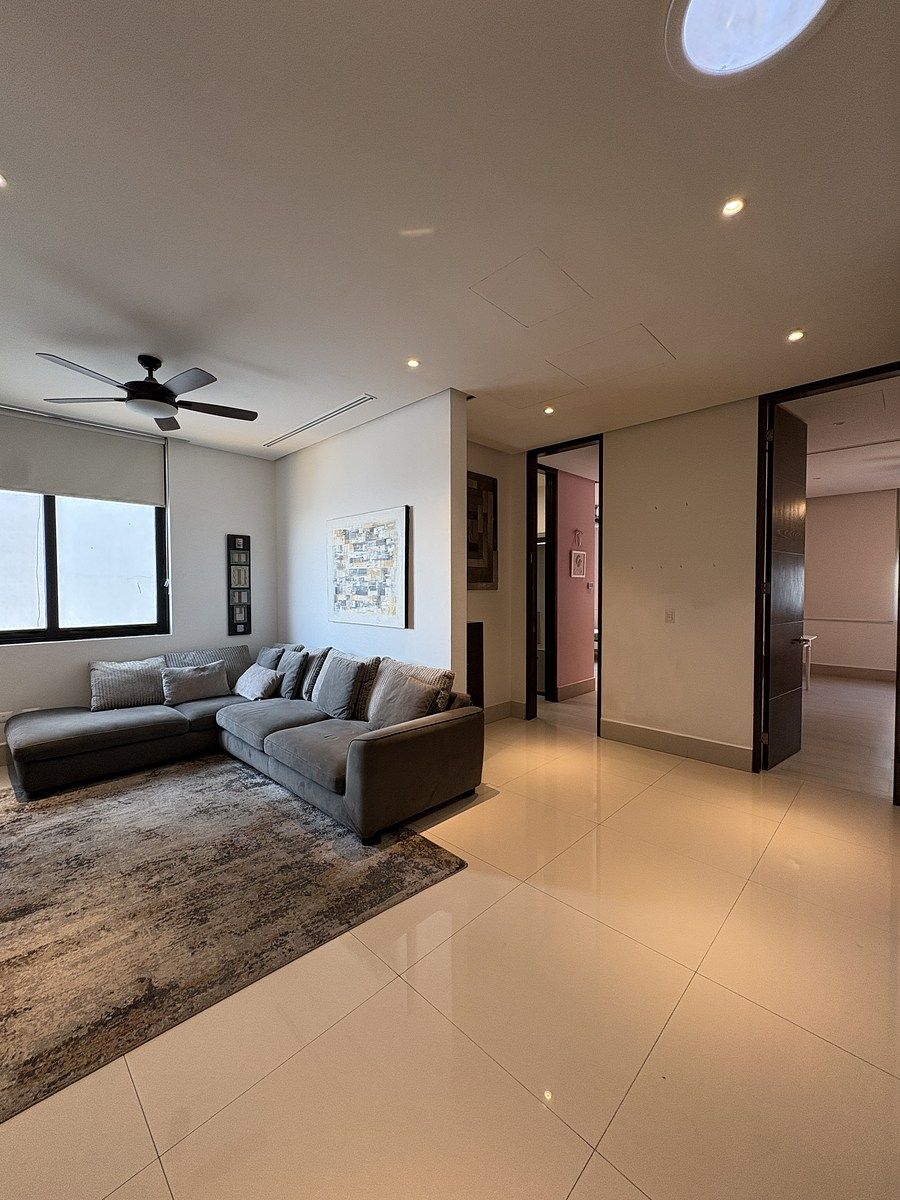 14 de 42: Family room