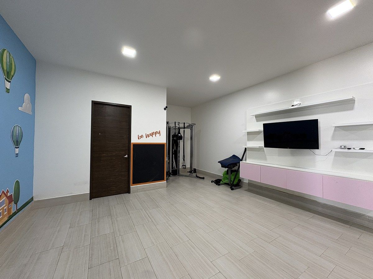 33 de 42: Recámara  de visitas en área de terraza