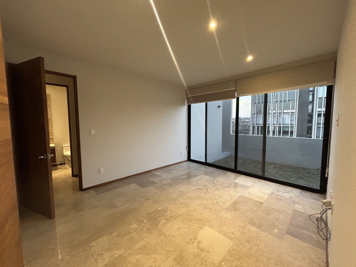 17 de 35: 4ta habitación planta baja o estudio