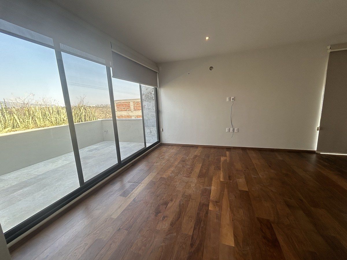 29 de 35: Habitación secundaria