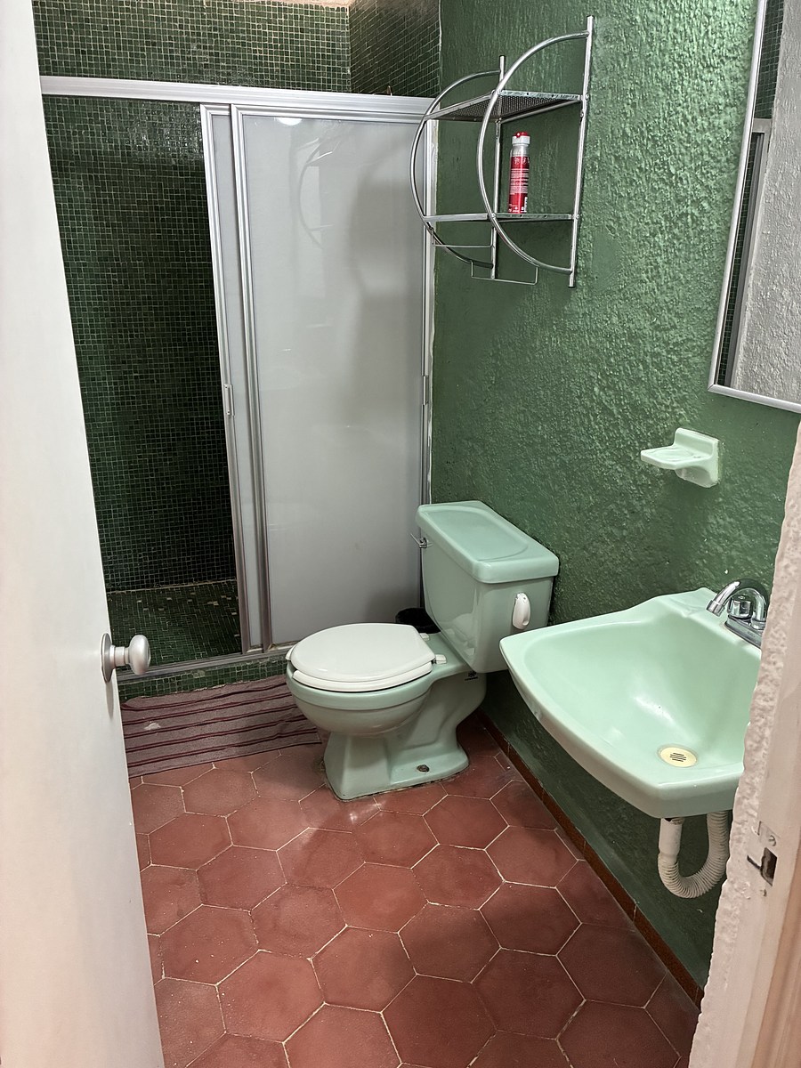 12 de 21: Baño 2