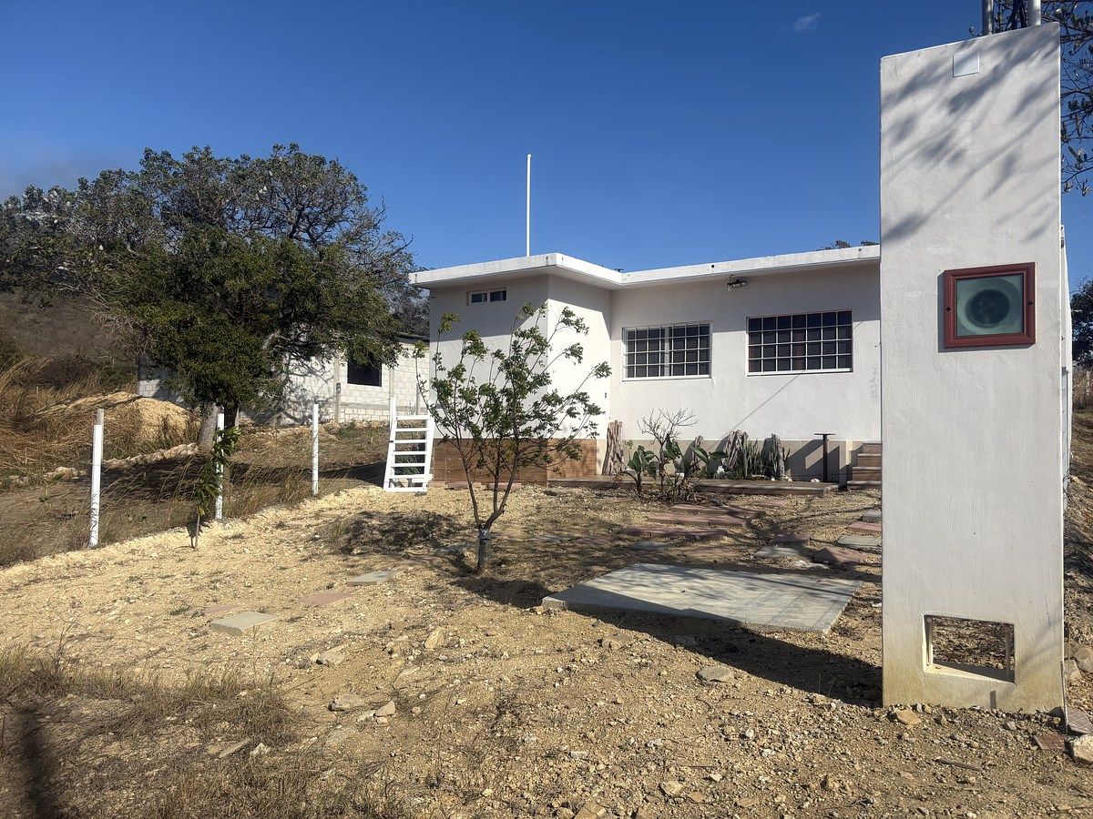 15 de 15: Casas a 1 cuadra del terreno