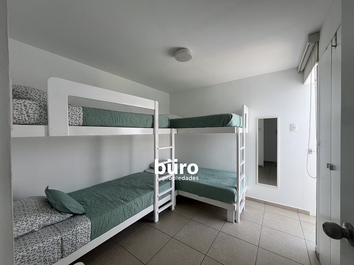 6 de 27: Segundo dormitorio en el segundo piso