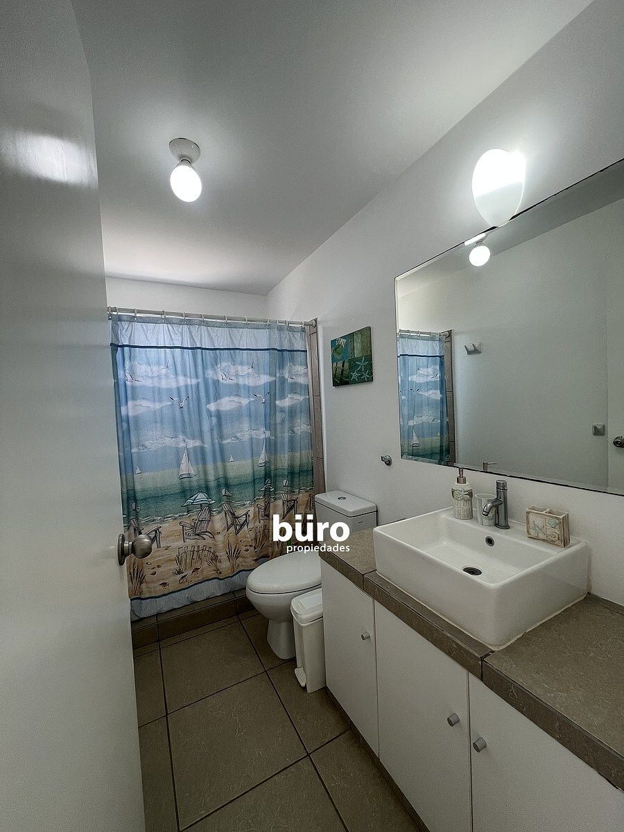 13 de 27: Baño principal en el segundo piso