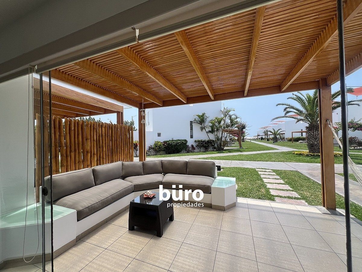 4 de 27: La comoda terraza en el primer piso