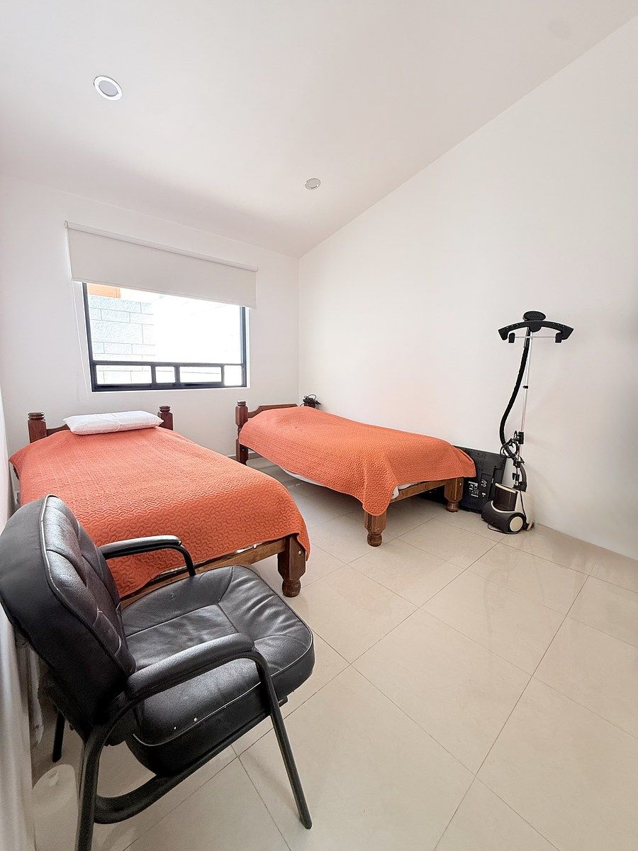 15 of 32: Recámara secundaria 2