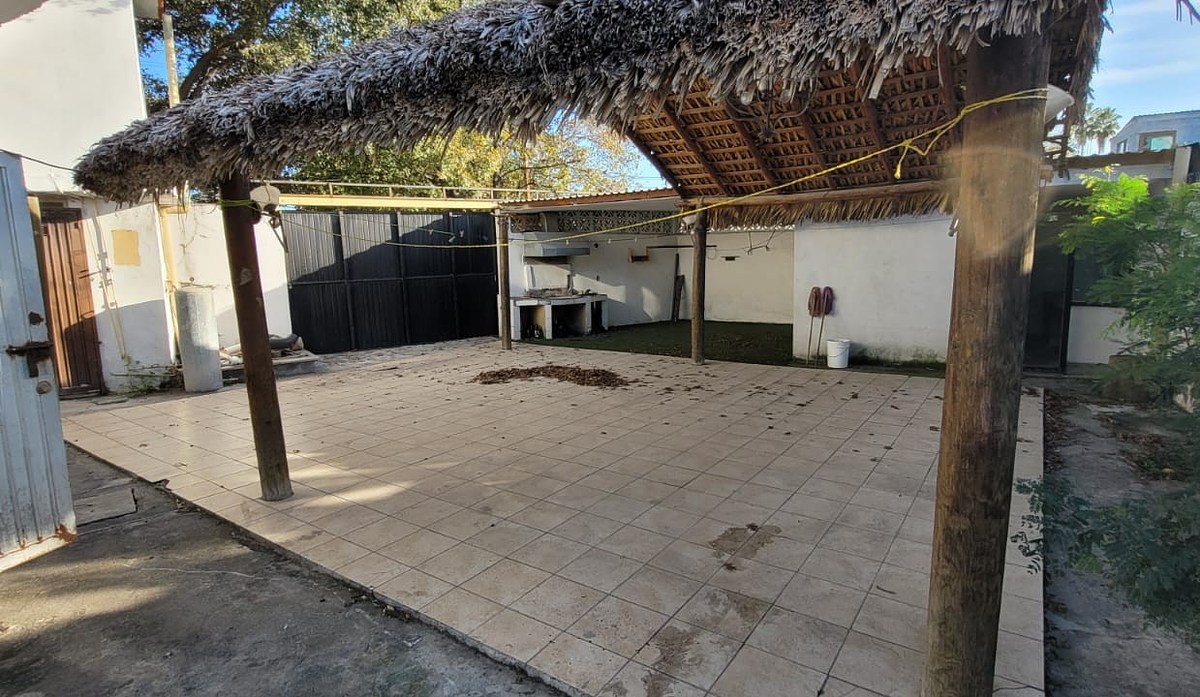 5 de 6: Palapa y Baños