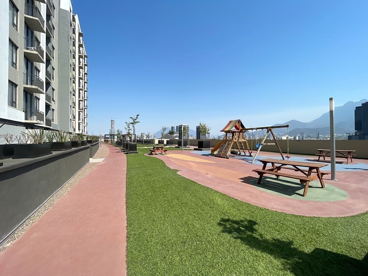 11 of 15: Juegos Infantiles