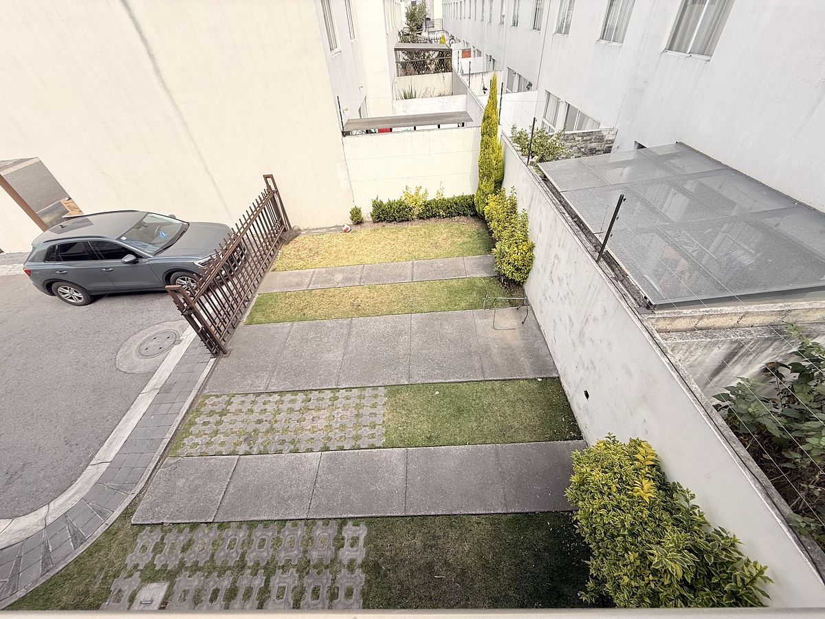 22 de 28: VISTA DEL EXCEDENTE ENFRENTE DE LA CASA