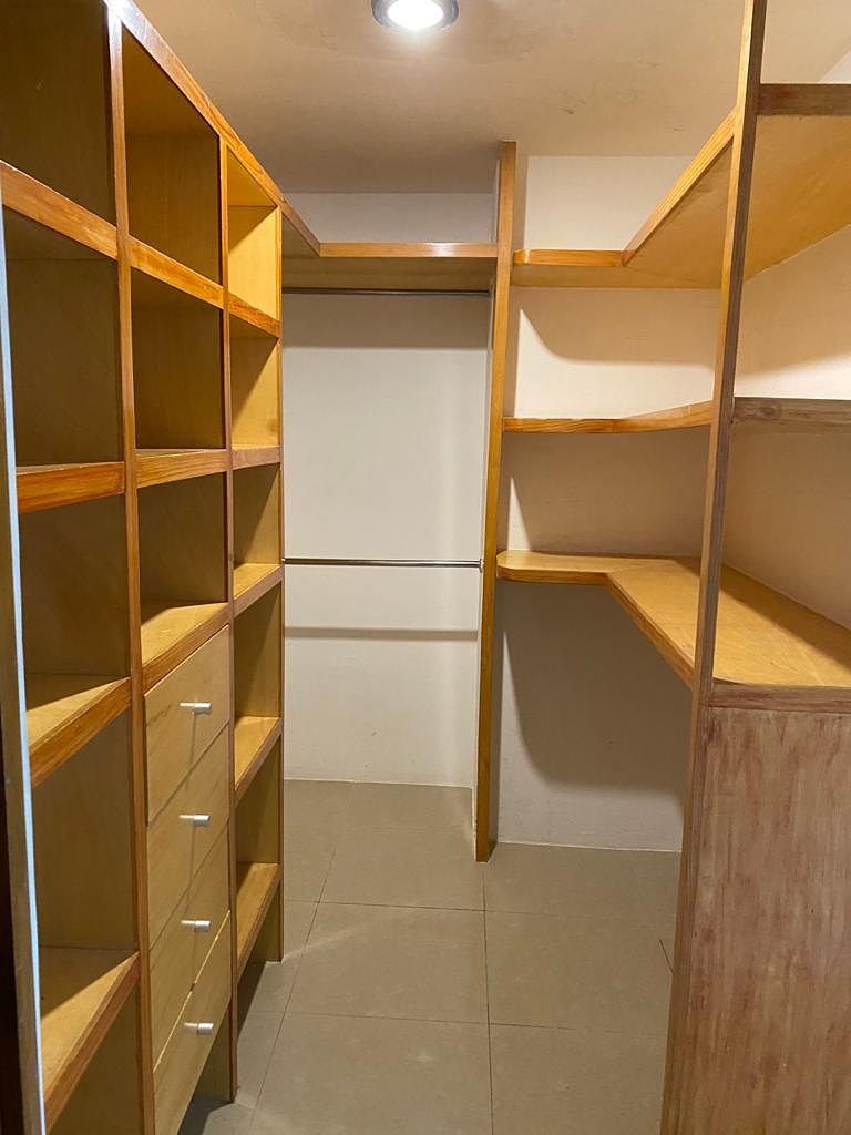 7 de 18: vestidor principal