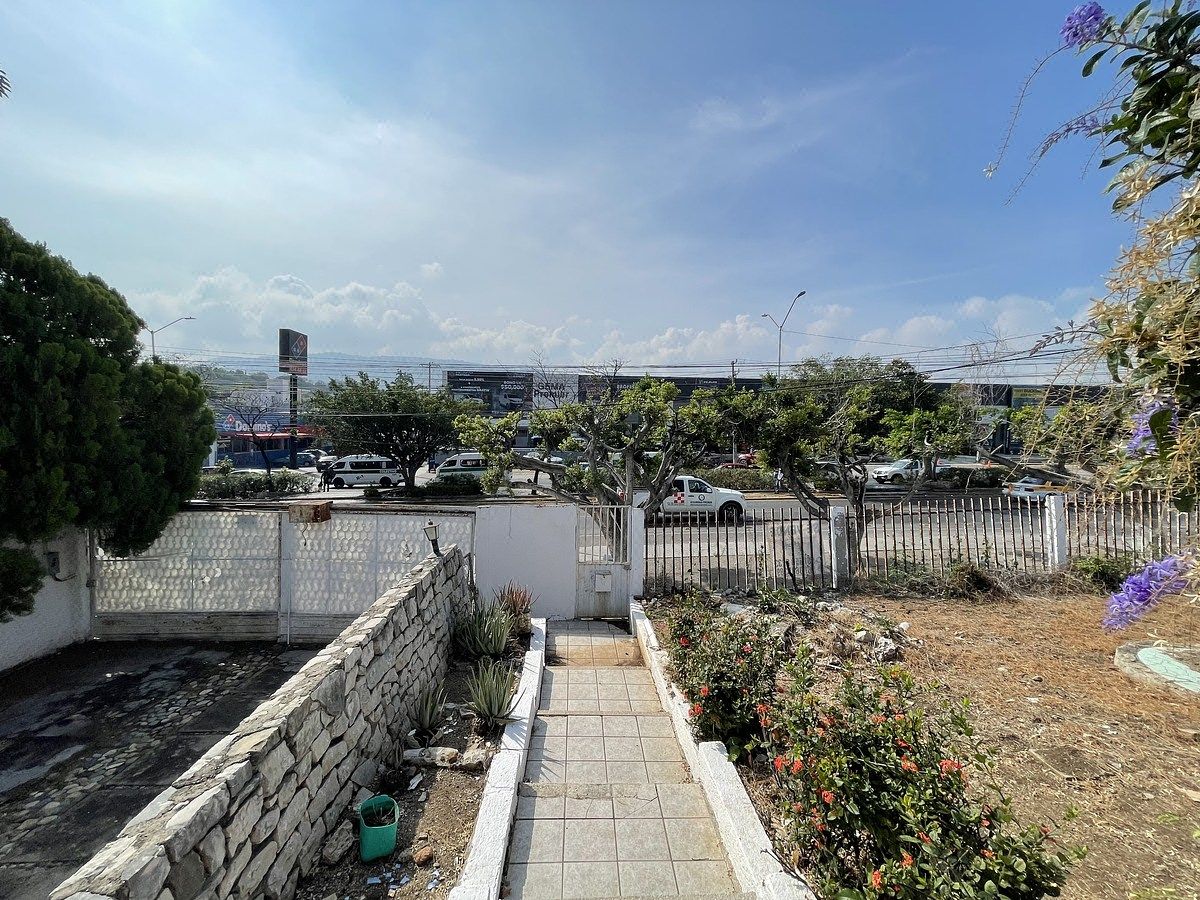 Terreno Comercial Estratégico en Venta