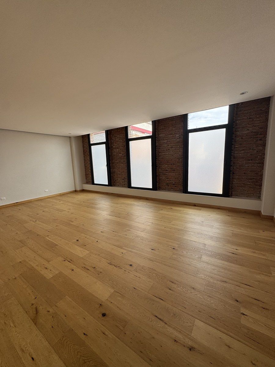 26 de 50: Area al frente