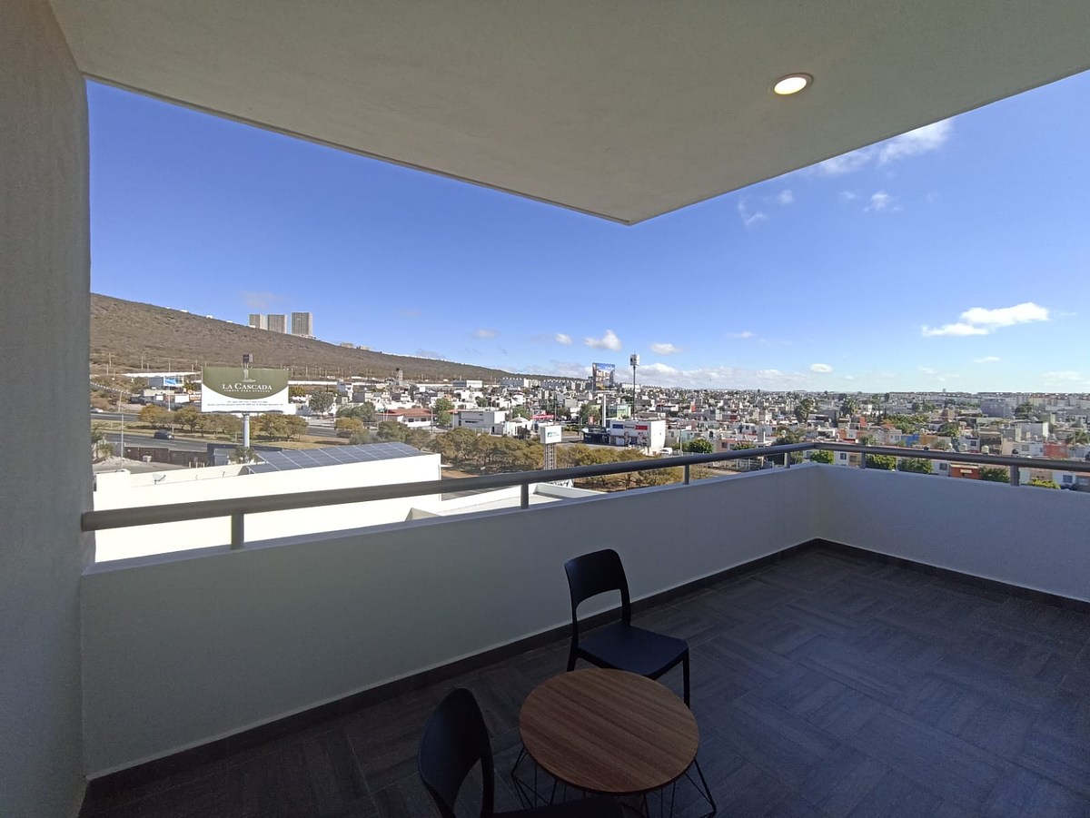 18 de 35: Amplia terraza semi techada