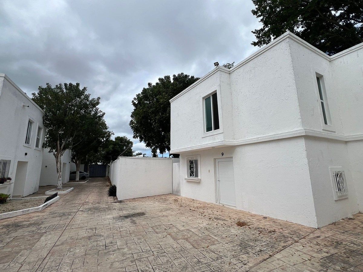 3 de 14: ACCESO CON PORTÓN ELÉCTRICO