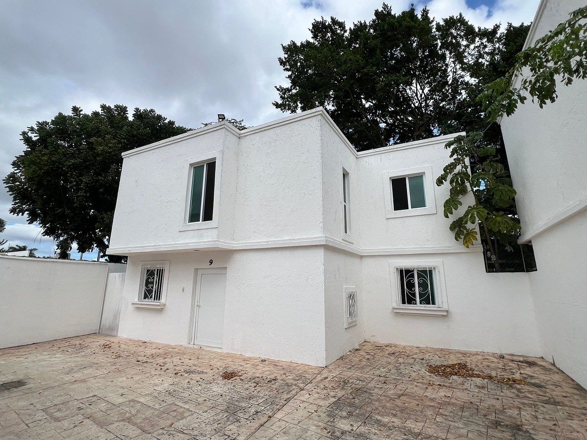 1 de 14: FACHADA CASA 9