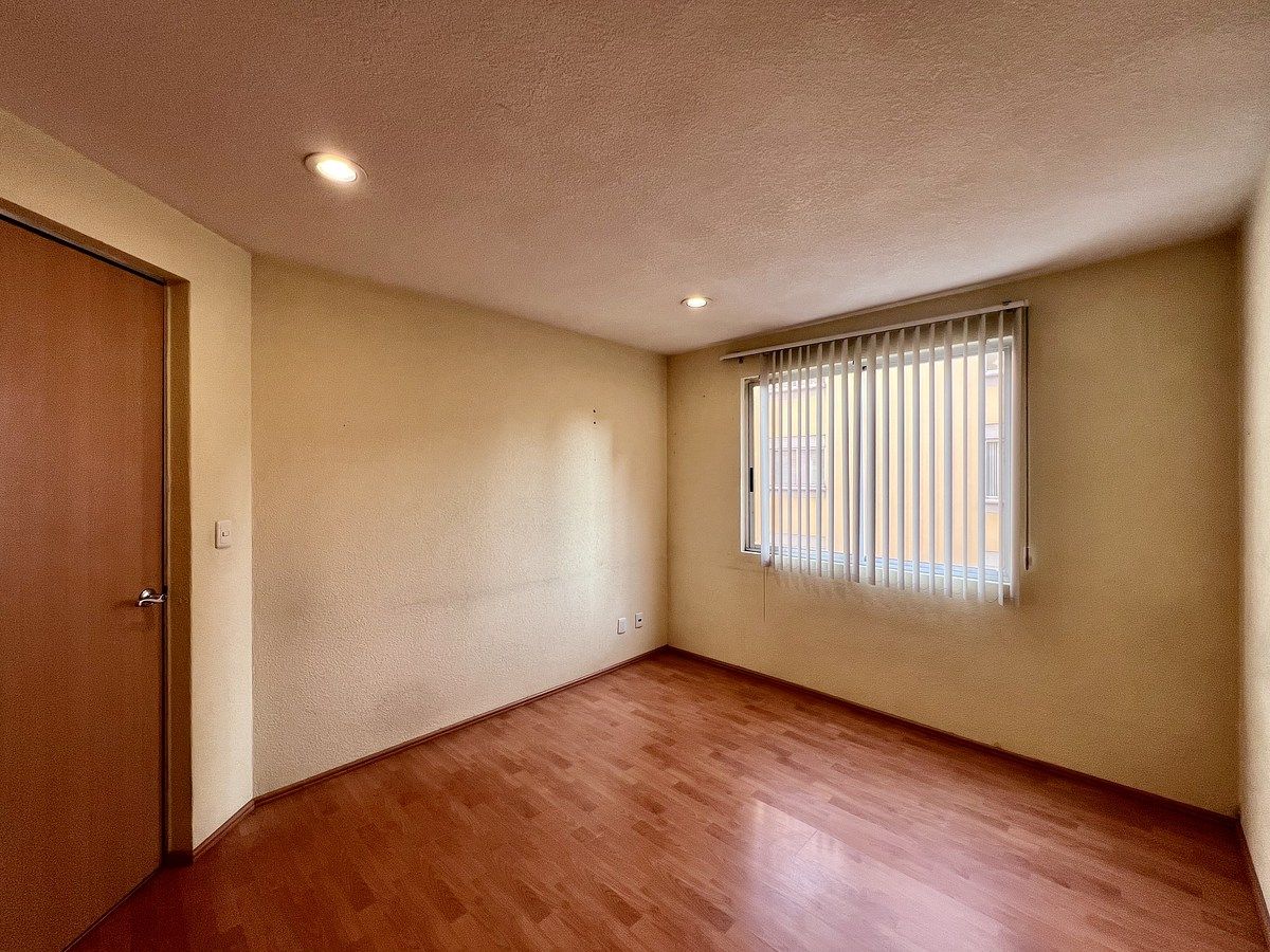 19 de 38: Recámara secundaria