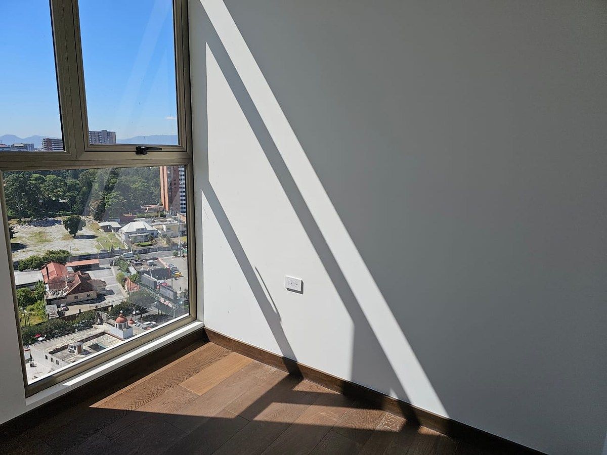 Apartamento en Zona 10, Guatemala, foto 2 de 11