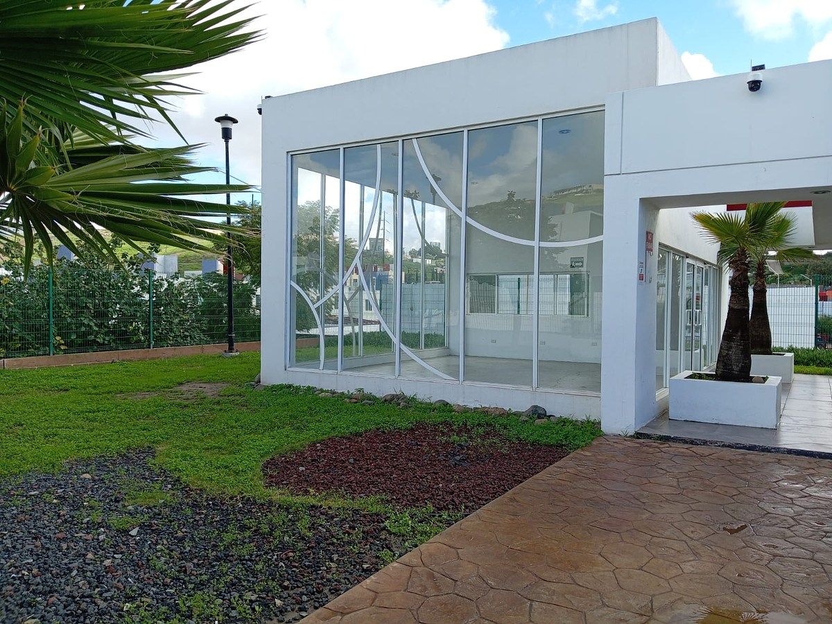 5 of 22: Salón de  firstas