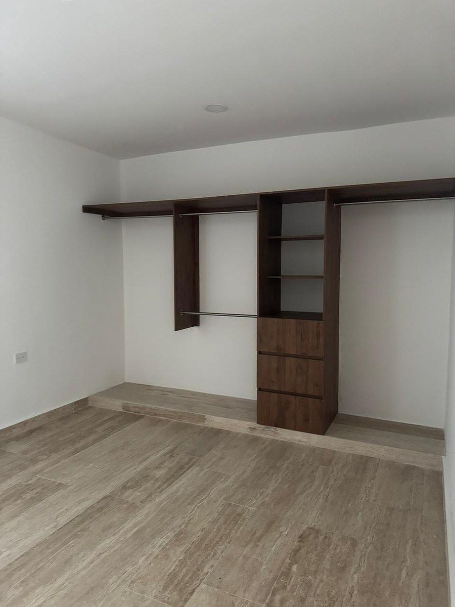 16 of 17: Closet Recamara 2