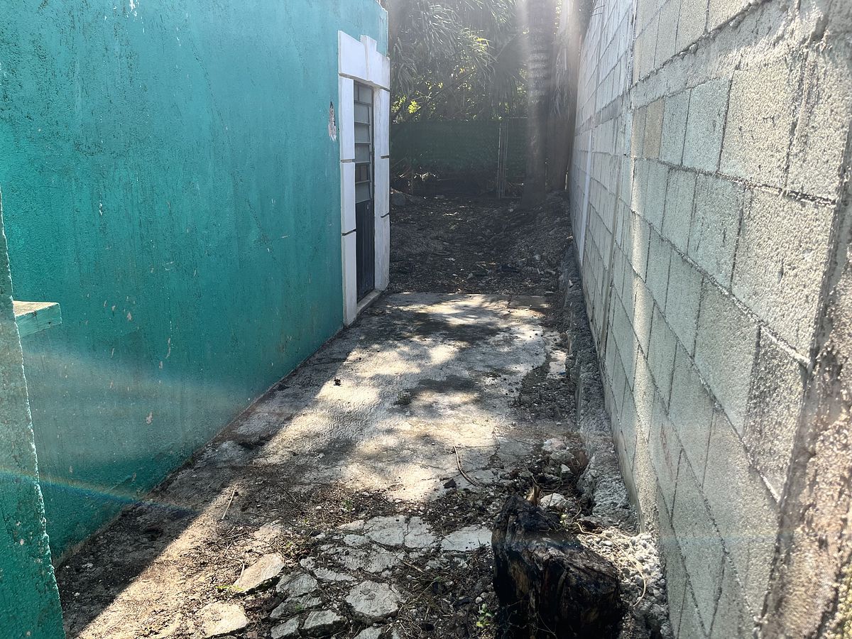 14 de 17: Acceso al patio Terreno 2