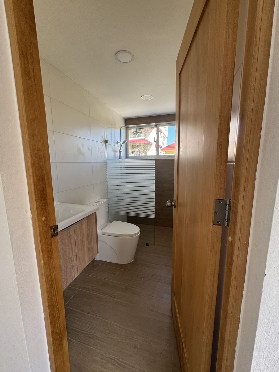 16 de 18: baño privado de la habitación principal