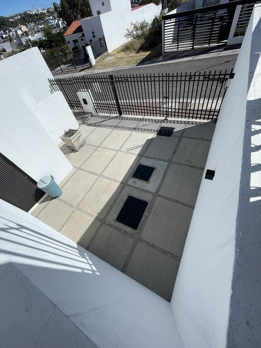 22 de 34: cochera para dos autos apertura con control remoto