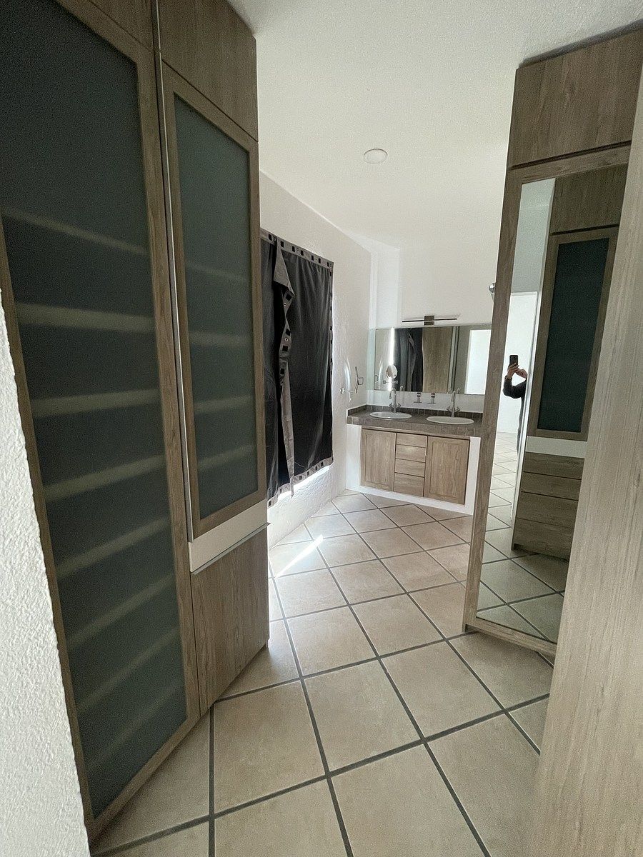 31 de 34: closet lavamanos rec. principal