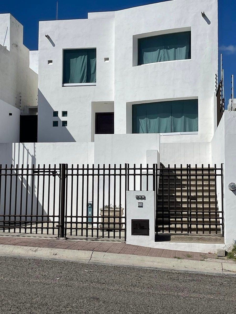 1 de 34: fachada principal