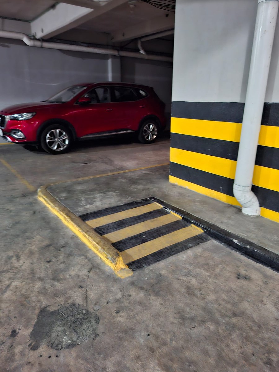 25 de 27: Rampa estacionamiento