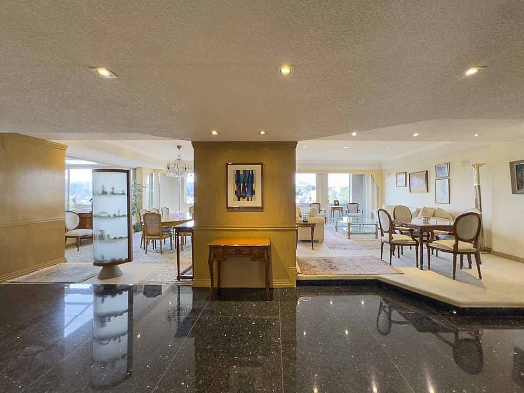 2 de 36: Vestíbulo de acceso