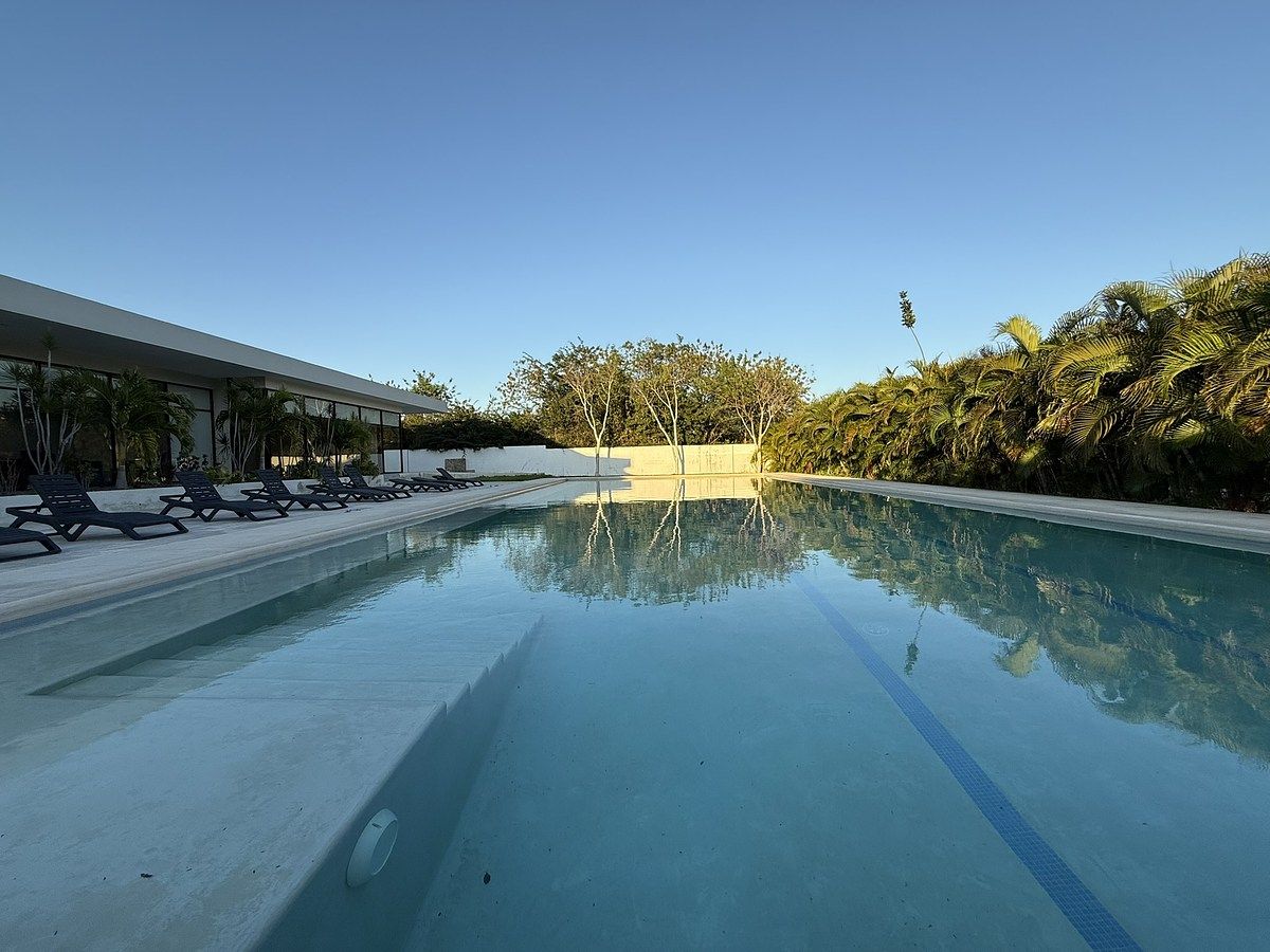 10 de 27: PISCINA CON CARRIL DE NADO. (IMAGEN ILUSTRATIVA)