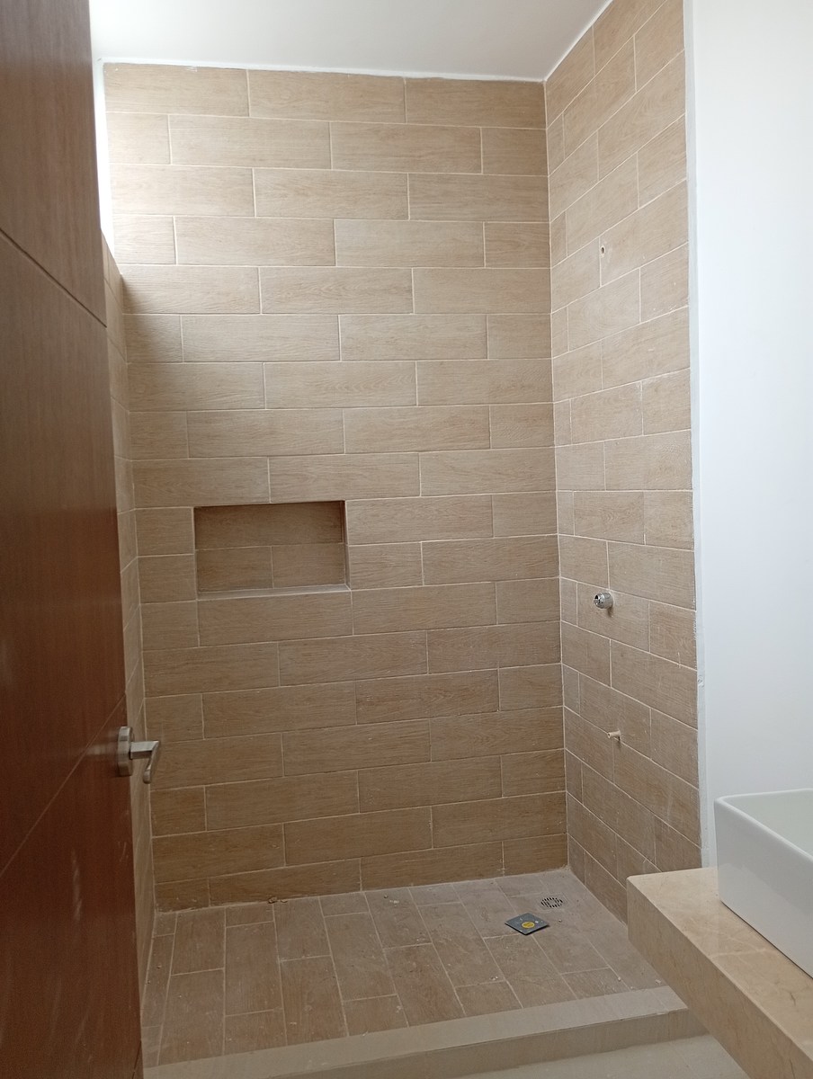 11 de 14: Regadera cuarto principal