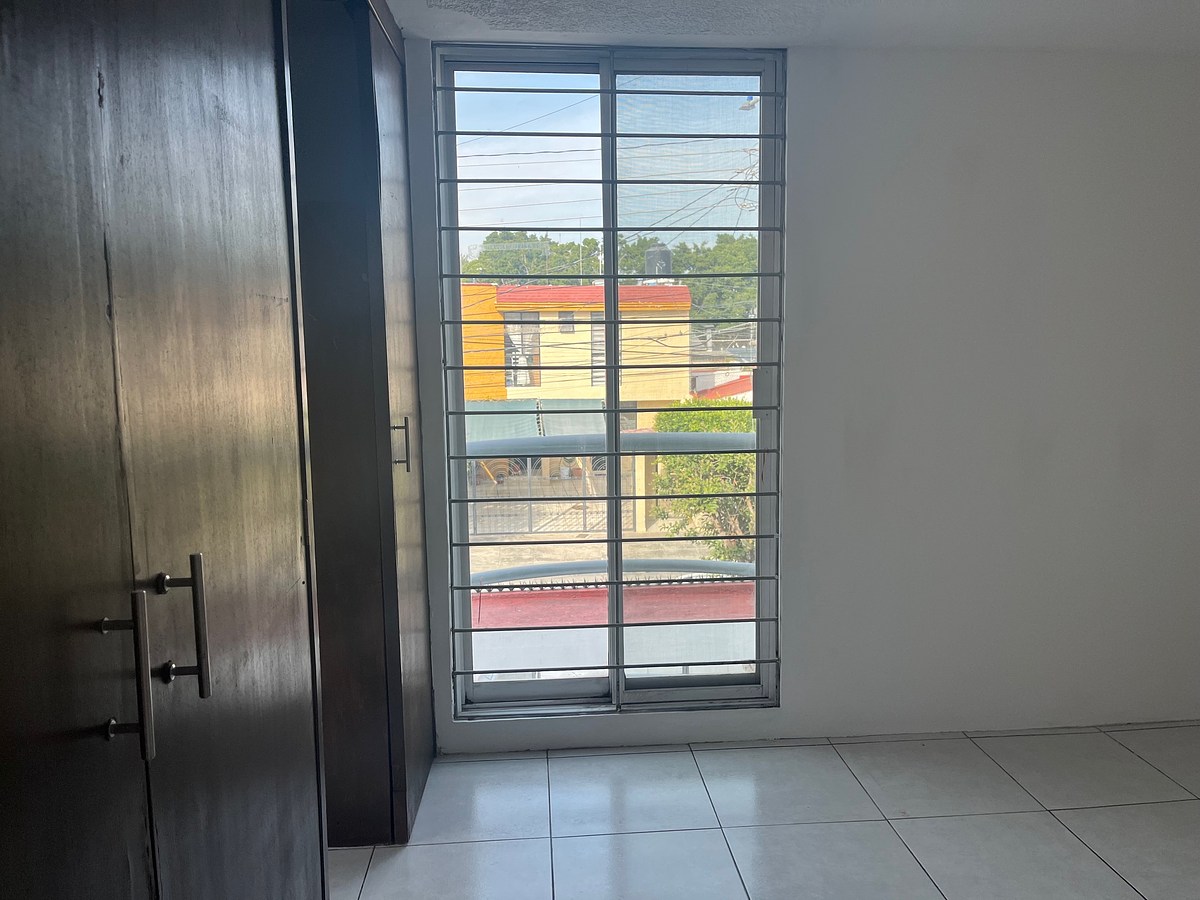 22 de 30: salida a balcón de recámara dos