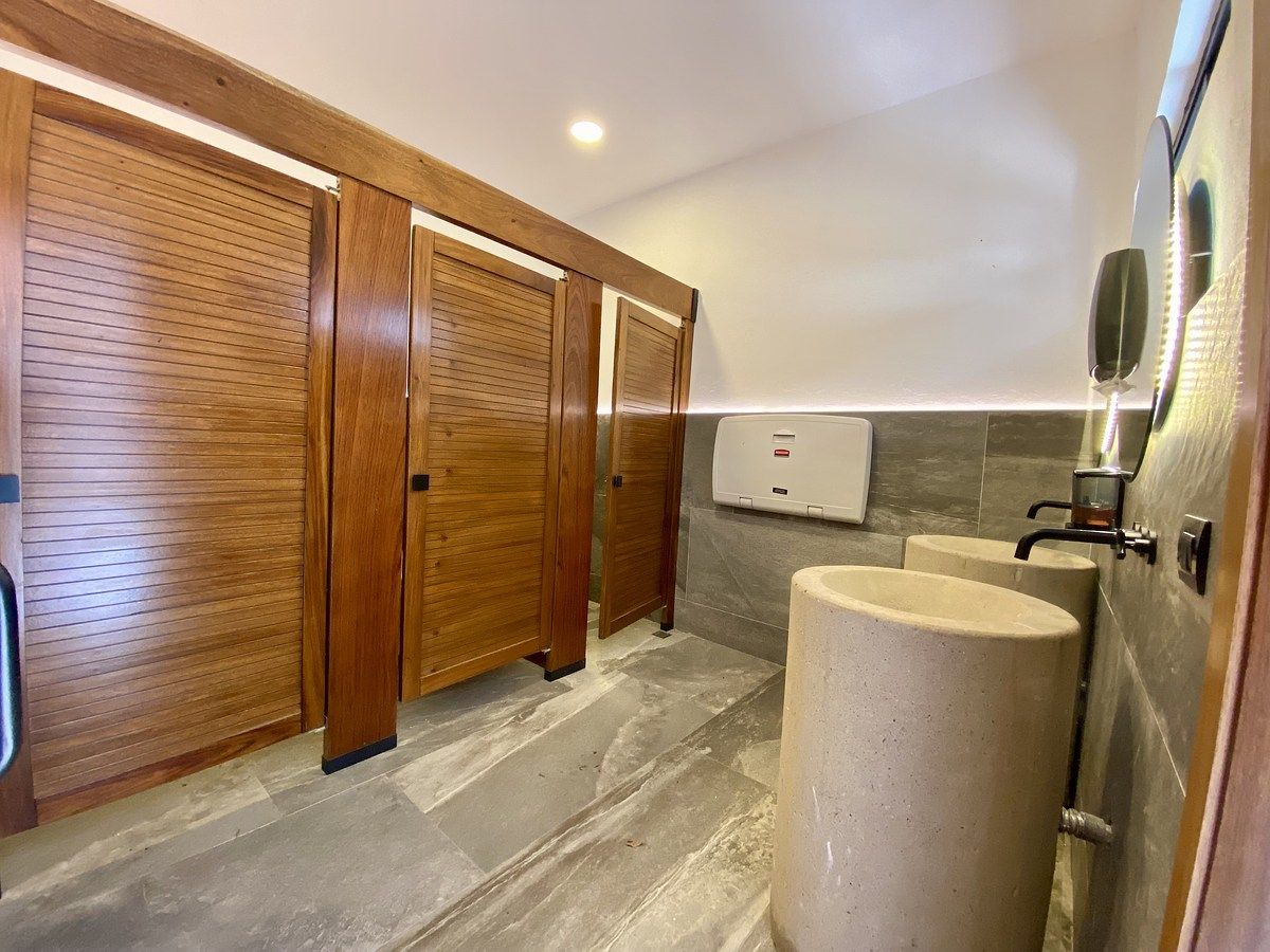 40 de 41: Baño Damas terraza