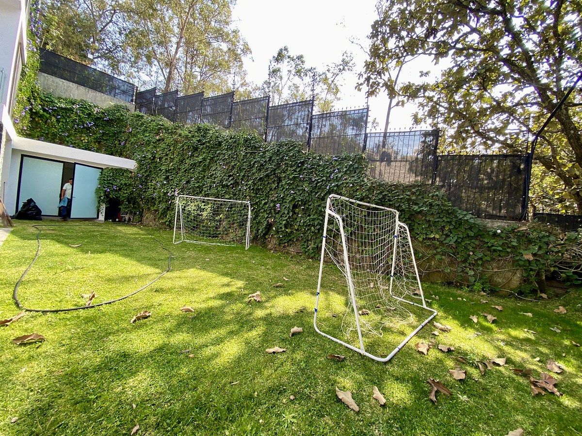 37 de 41: Jardín y bodega/cuarto de máquinas