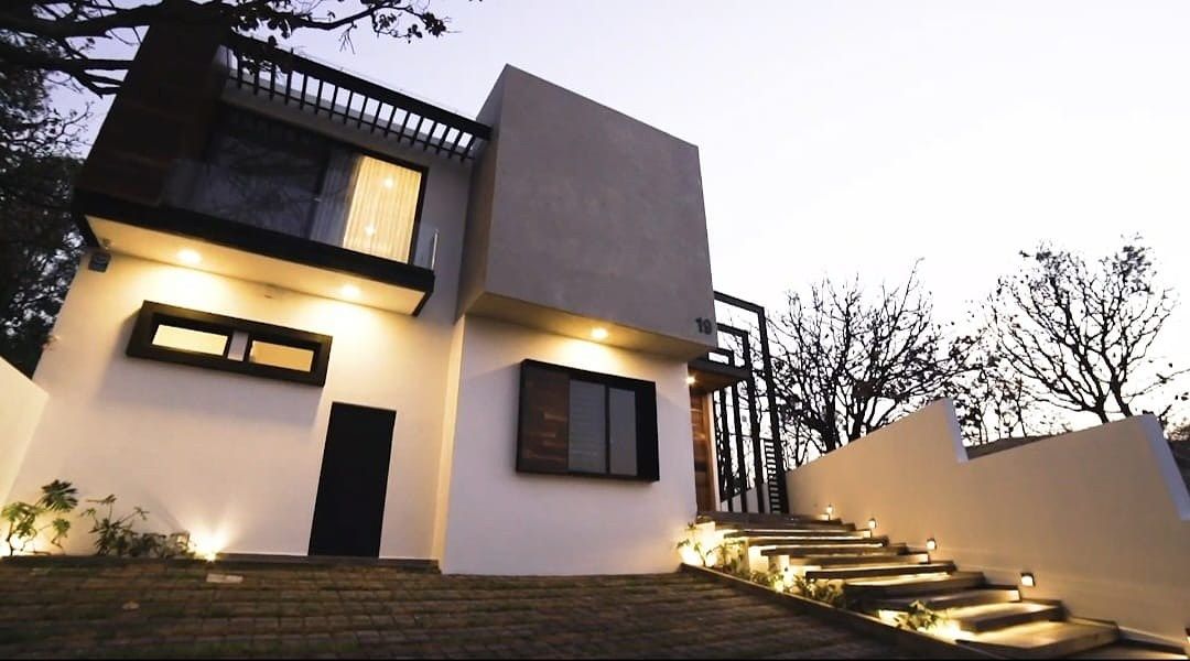 2 de 41: Fachada frontal