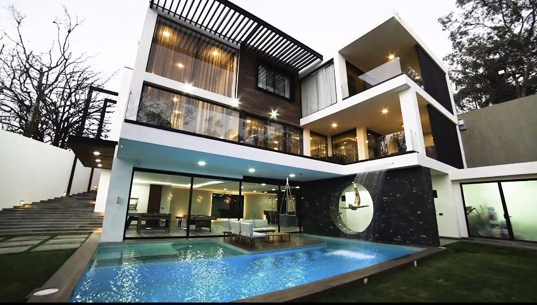 1 de 41: Fachada trasera