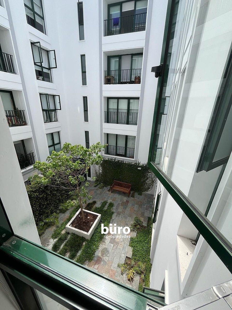 16 de 21: Vista  interna desde el Departamento