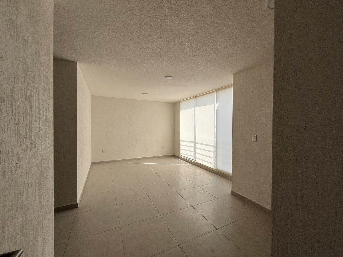 2 de 16: Sala-comedor