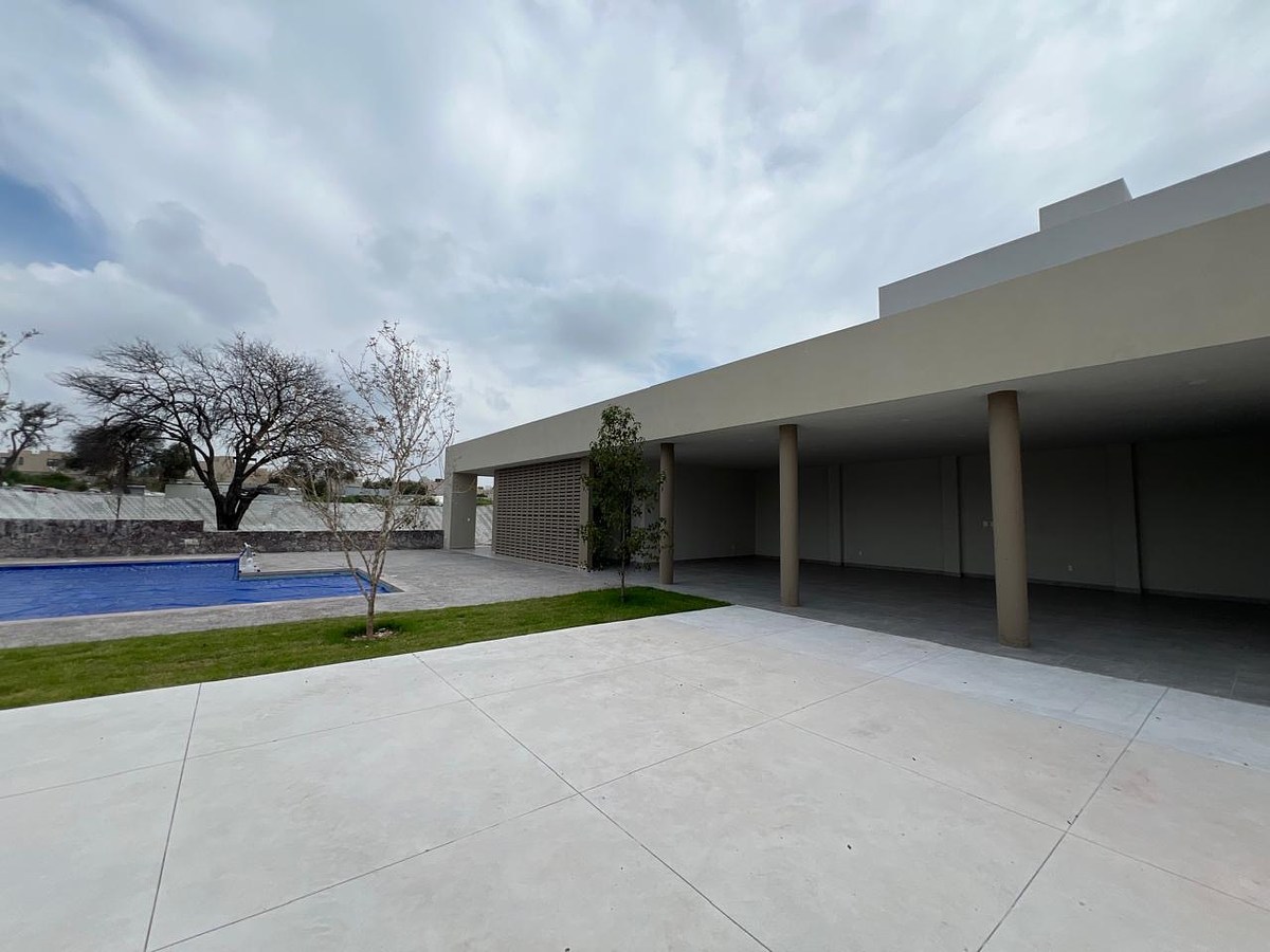 16 de 16: Área común