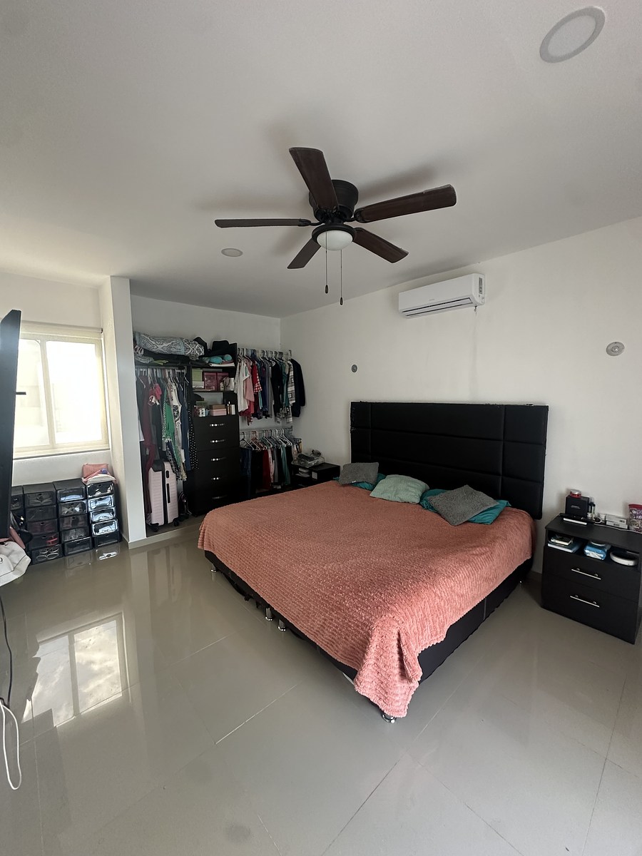 17 de 24: Cuarto principal