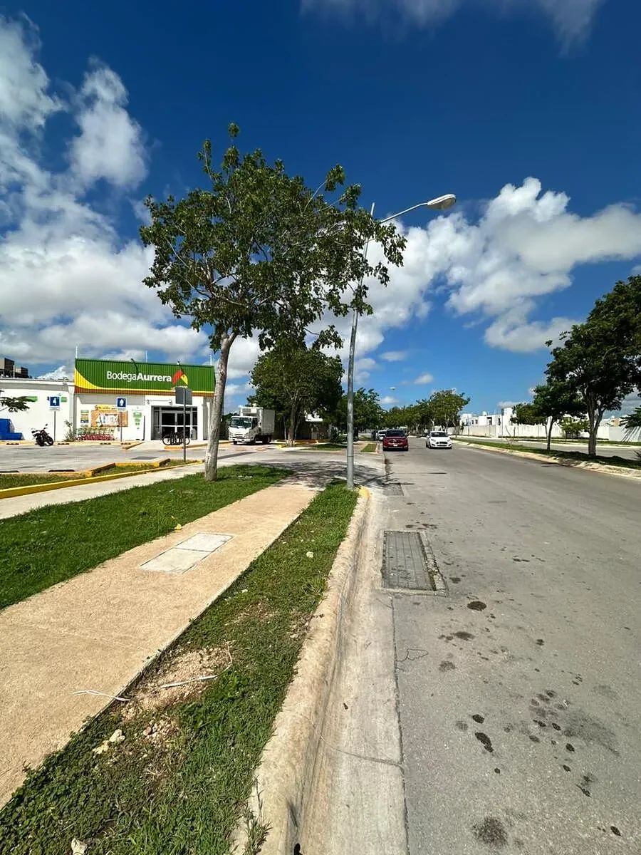 21 de 23: A corta distancia de zonas comerciales