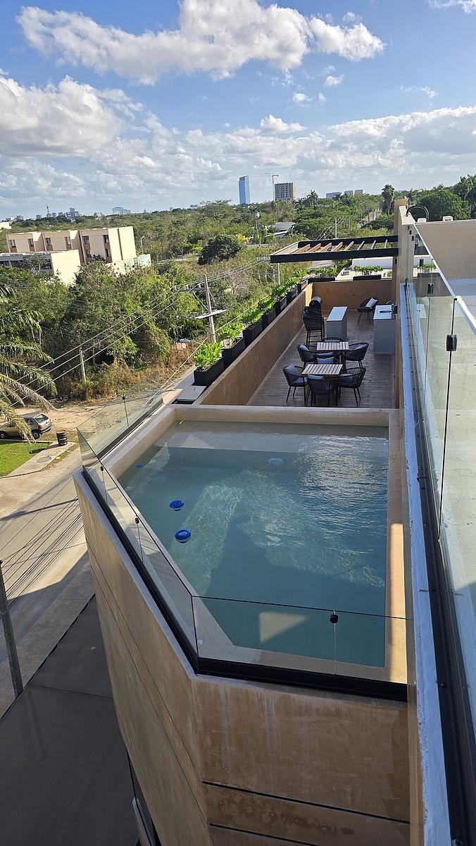 10 of 14: Amenidad 1