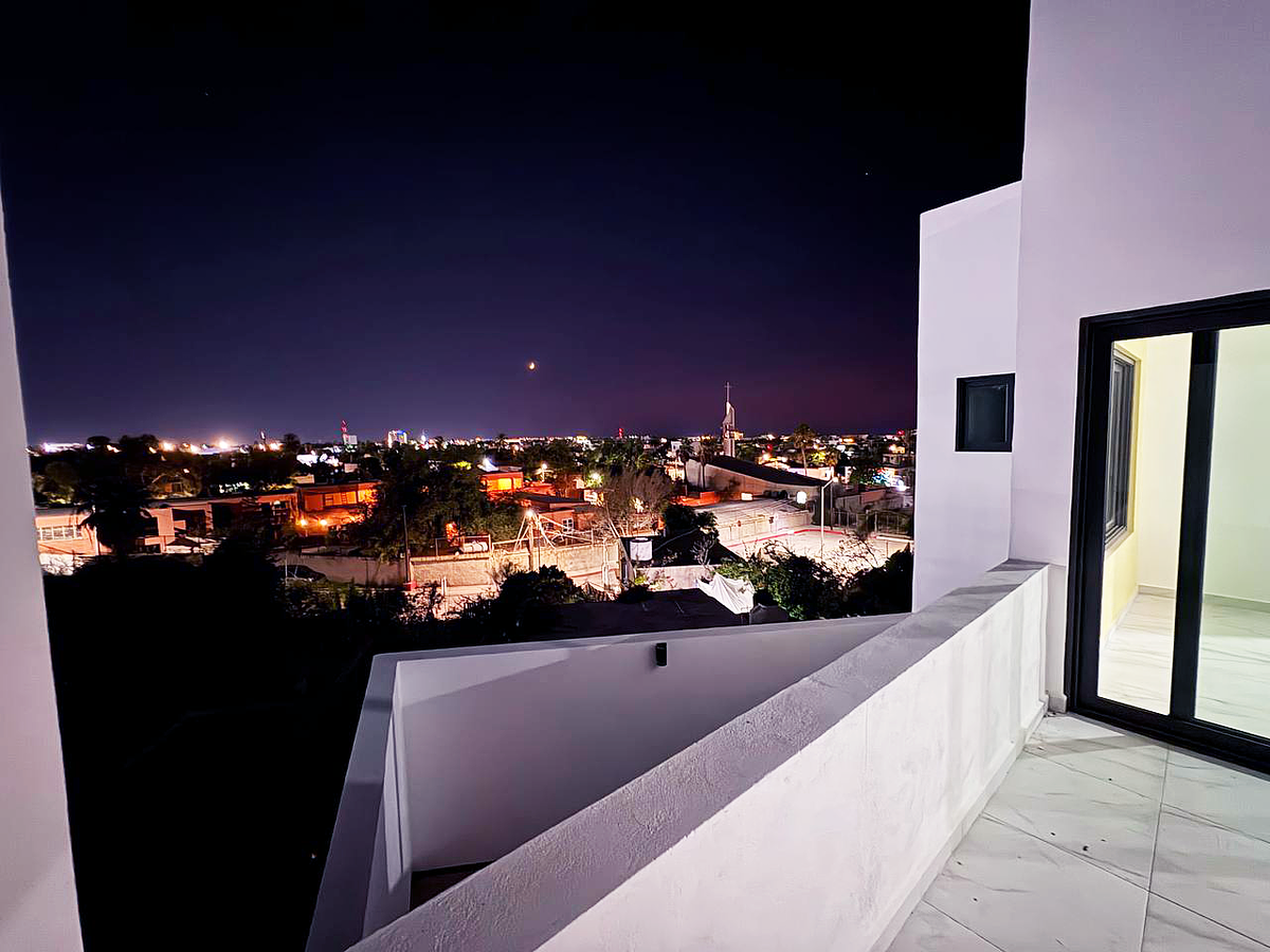 29 de 38: Terraza de Noche