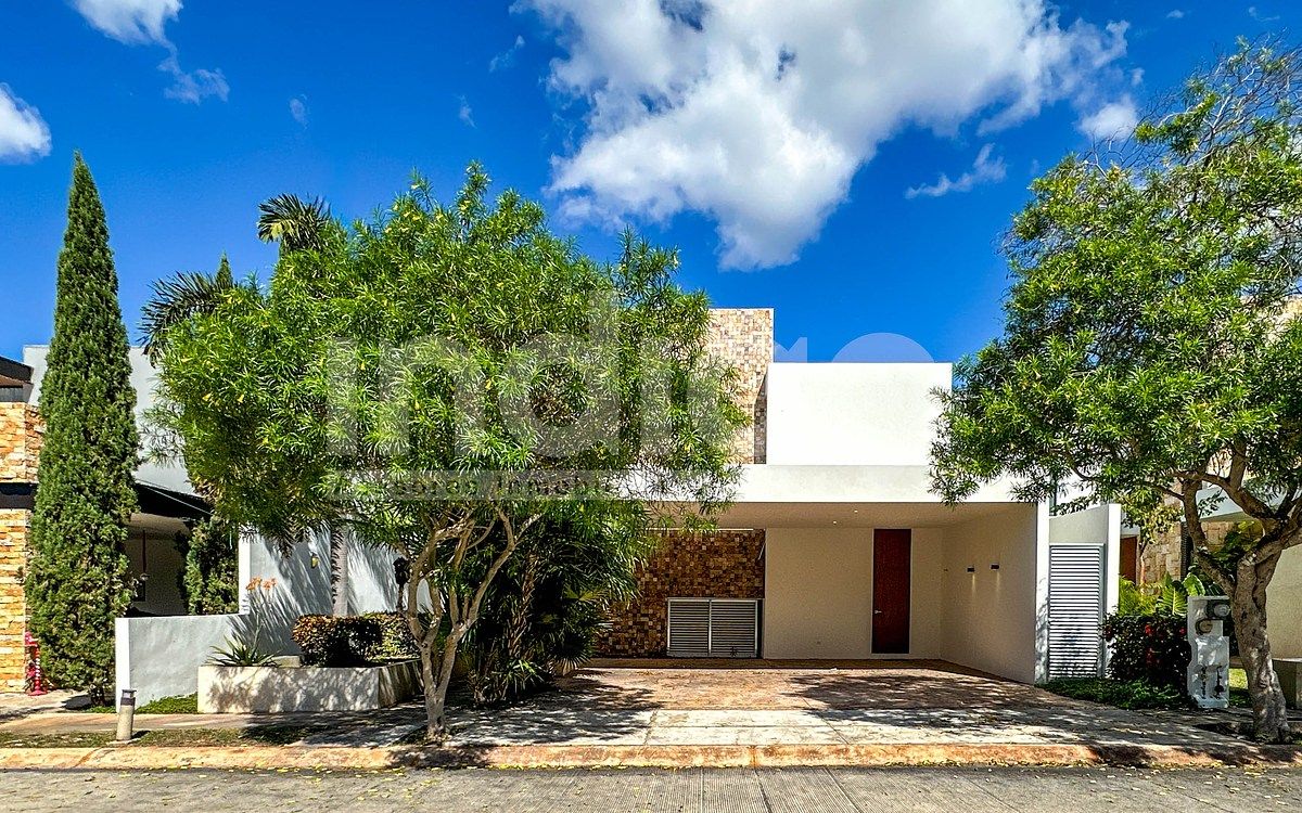 Casa en Venta en Mérida en Privada Allegra, Santa Gertrudis Copo